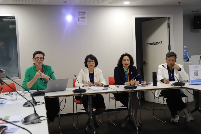 Thứ trưởng Nguyễn Thị Liên Hương chủ trì họp mở rộng Ban Điều phối Quốc gia Quỹ Toàn cầu phòng, chống AIDS, lao và sốt rét tại Việt Nam
- Ảnh 4.