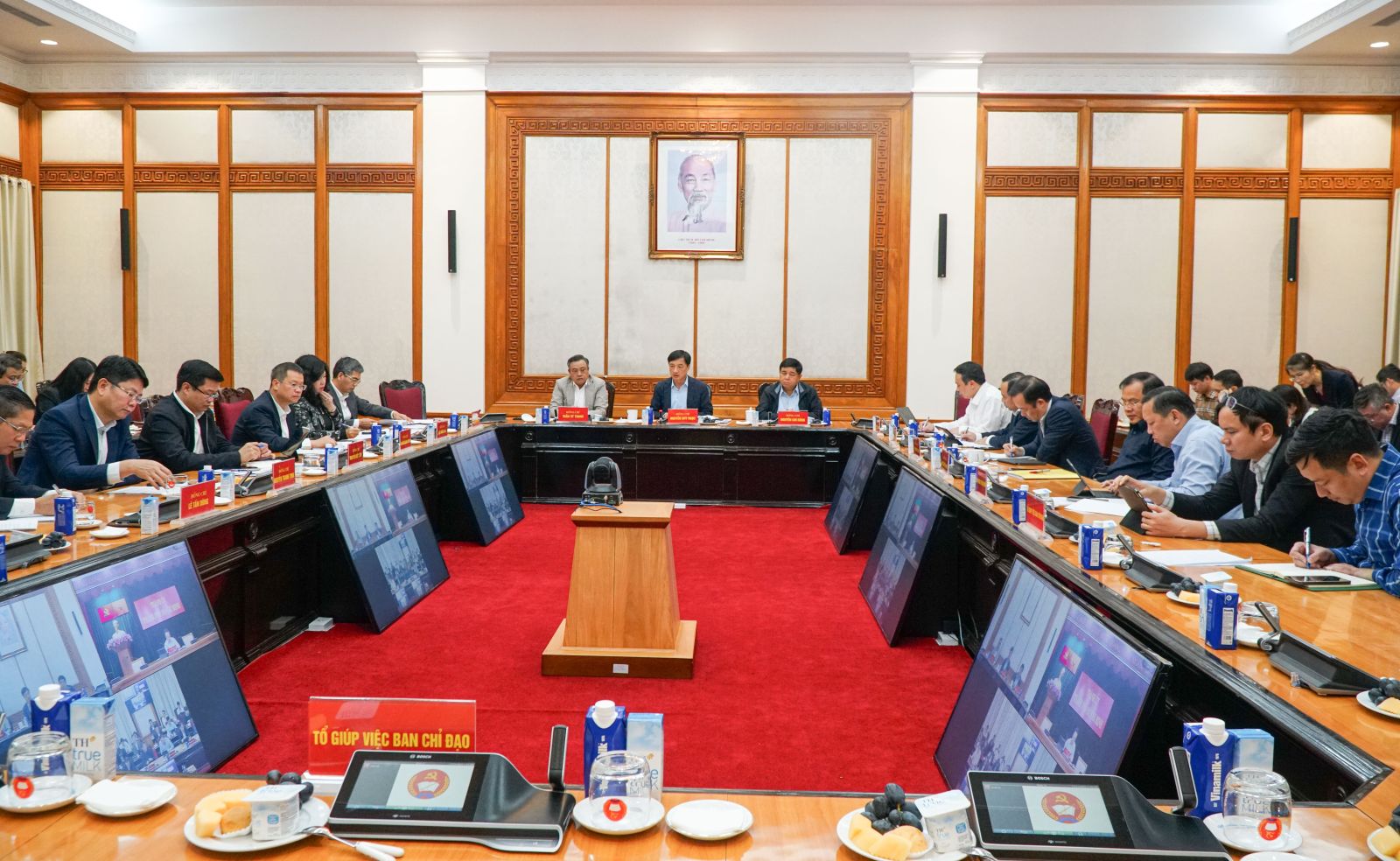 Tháo gỡ vướng mắc, bảo đảm tiến độ triển khai Nghị quyết 57-NQ/TW