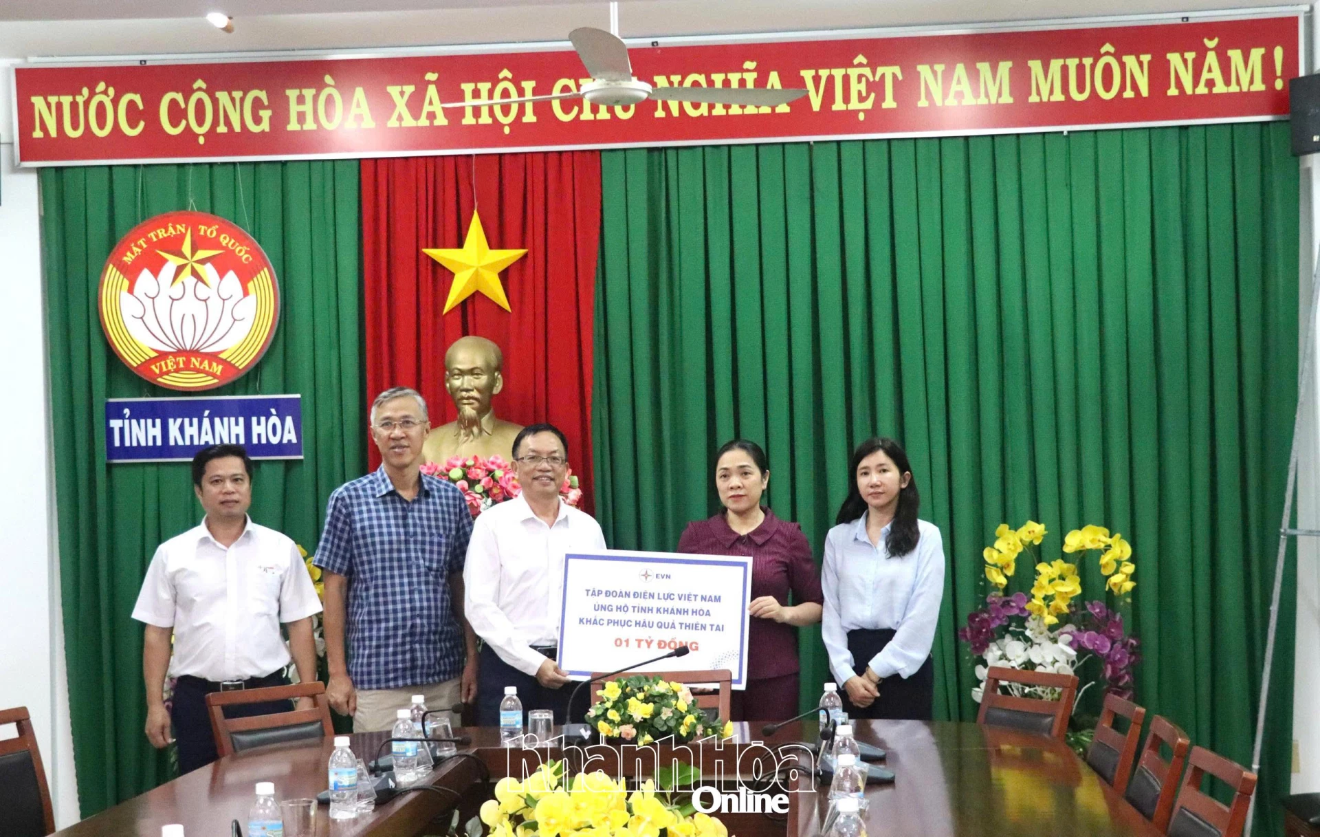 Tập đoàn Điện lực Việt Nam hỗ trợ tỉnh Khánh Hòa 1 tỷ đồng khắc phục hậu quả thiên tai