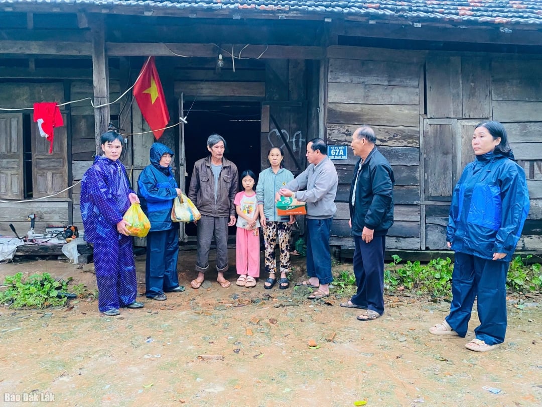 Xã Vụ Bổn sơ tán 115 hộ dân tránh lũ