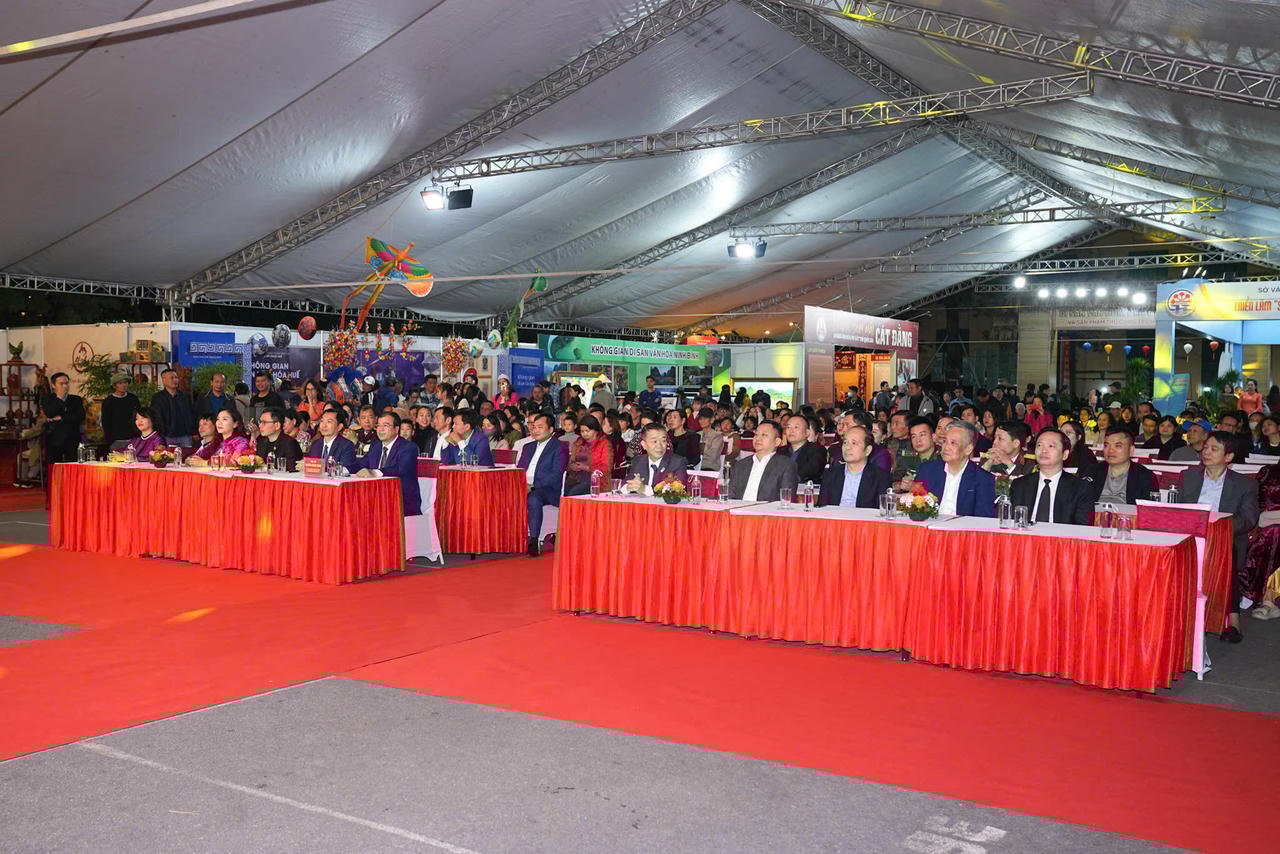 Delegados presentes no programa.