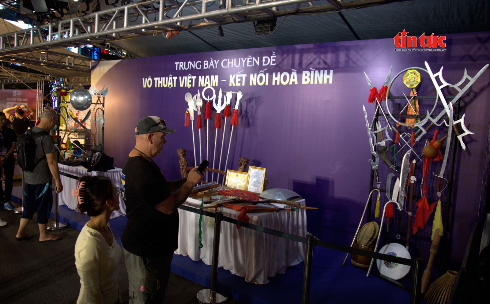 ຄຳບັນຍາຍຮູບ