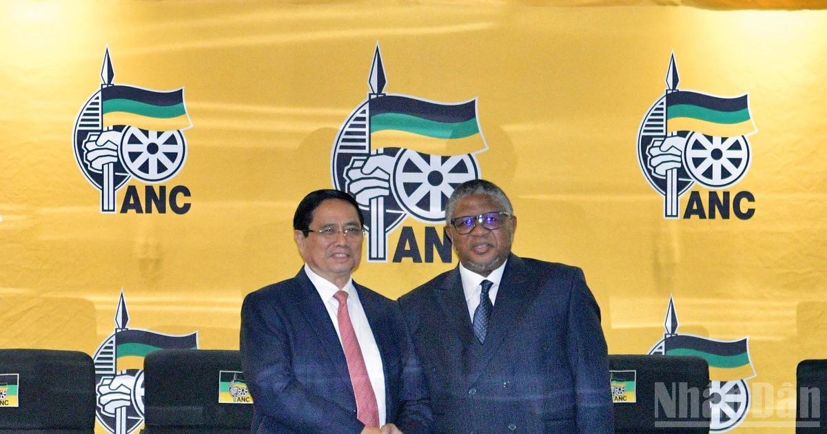 ANC cùng đoàn kết với Đảng Cộng sản Việt Nam vượt qua thách thức