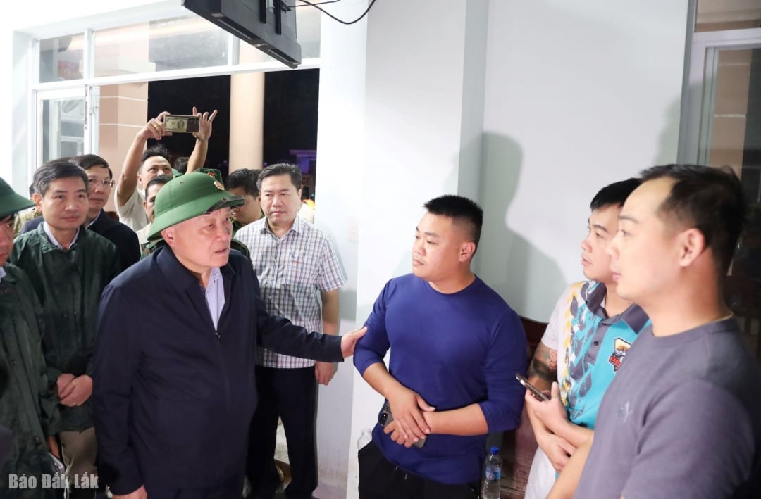 mobilize tmf search and rescue forces.