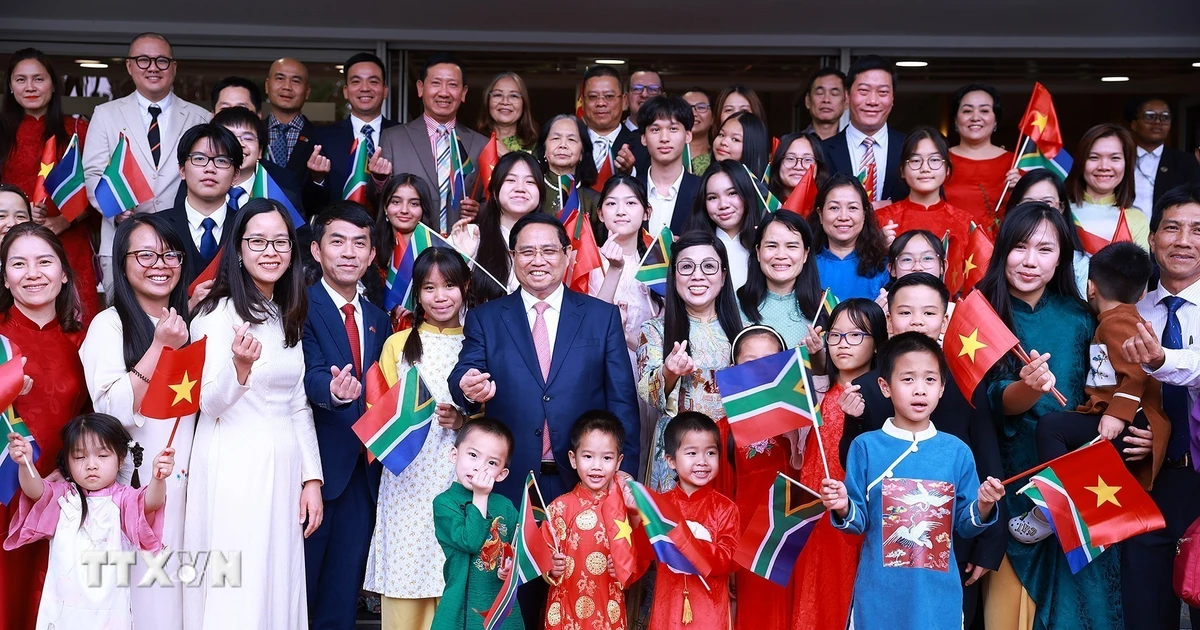 Thủ tướng Phạm Minh Chính gặp gỡ cộng đồng người Việt tại Nam Phi