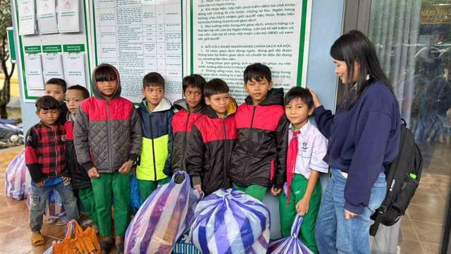 Gieo lại niềm tin nơi vùng núi lở - Ảnh 1.