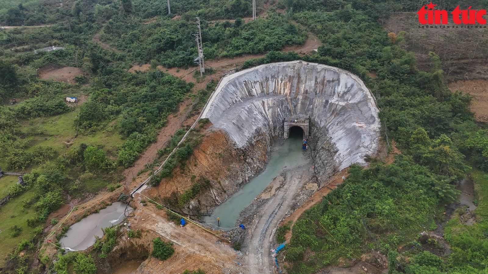 ছবির ক্যাপশন