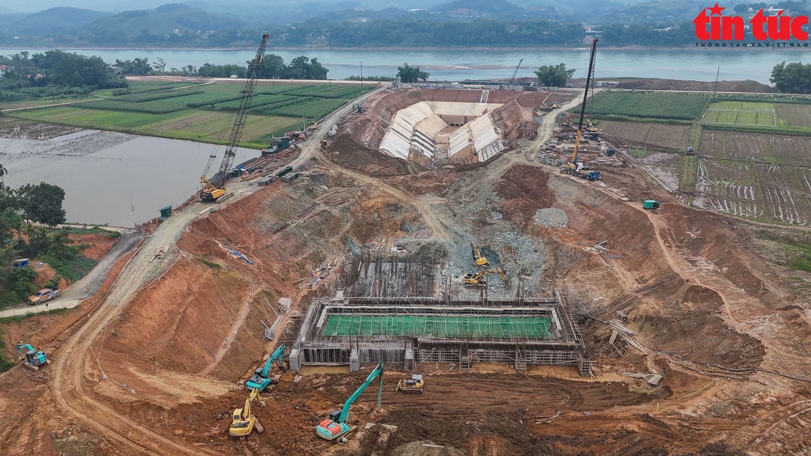 ছবির ক্যাপশন