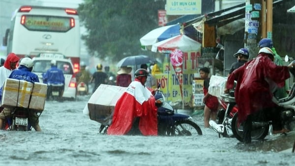Mưa to từ Quảng Ngãi đến Đắk Lắk và Khánh Hòa, miền Bắc nắng hanh