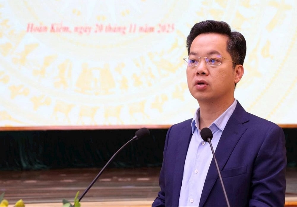 Bí thư Đảng ủy, Chủ tịch HĐND phường Hoàn Kiếm Vũ Đăng Định phát biểu kết luận Hội nghị. Ảnh: Lê Hải.