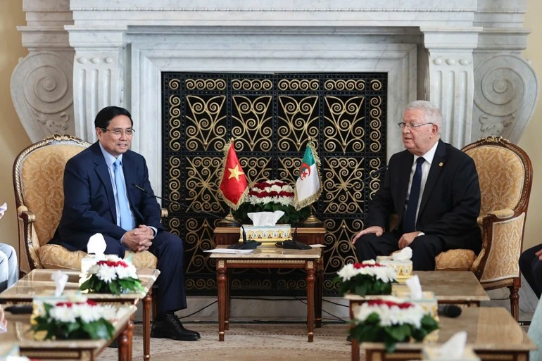 Quá khứ hào hùng, nền tảng tin cậy, tương lai tươi sáng