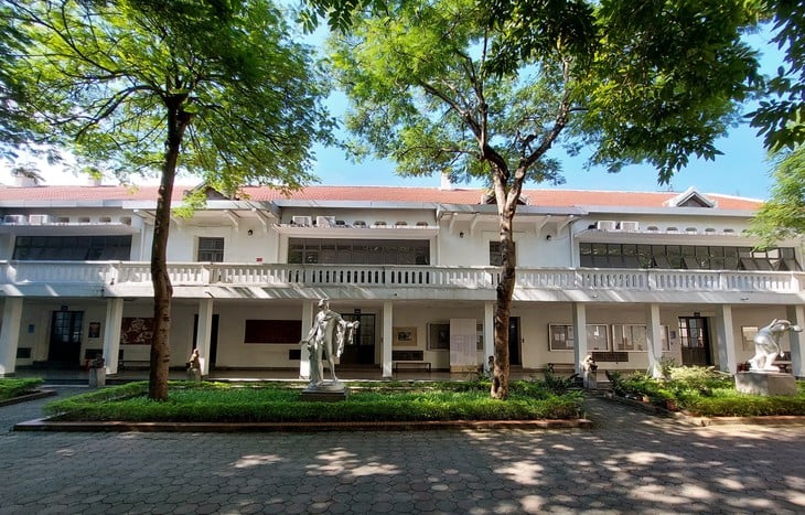 Omega đề nghị cho phép phát hành cuốn sách gây tranh cãi về lịch sử Trường Mỹ thuật Đông Dương - Ảnh 1.