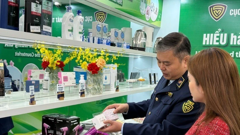 Trưng bày trên 500 sản phẩm giúp người tiêu dùng hiểu hàng thật, tránh hàng giả