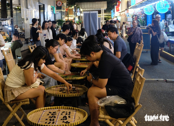 Åpning av nattlige kulturelle aktiviteter på Ho Chi Minh-byens bokgate – bilde 8. Đường sách - Ảnh 8.