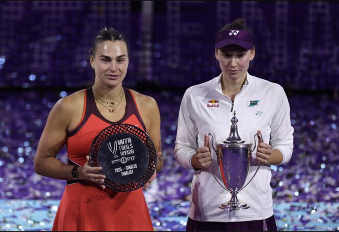 Mỹ nhân Sabalenka: Giải sầu xa hoa sau cú sẩy tay tiền thưởng khủng - Ảnh 2.