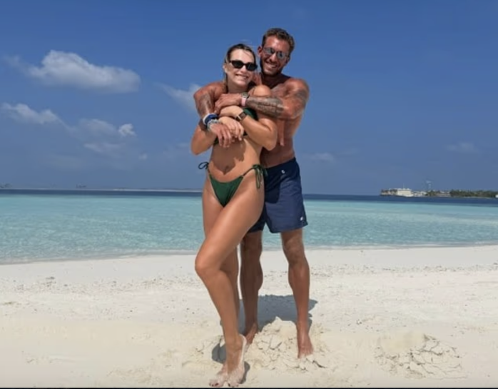 Mỹ nhân Sabalenka: Giải sầu xa hoa sau cú sẩy tay tiền thưởng khủng - Ảnh 3.