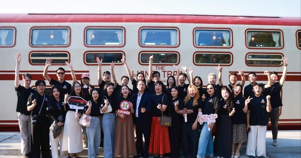 “Tiếng hát Hà Nội” cất cao trên đoàn tàu du lịch văn hóa “Hà Nội 5 Cửa Ô”