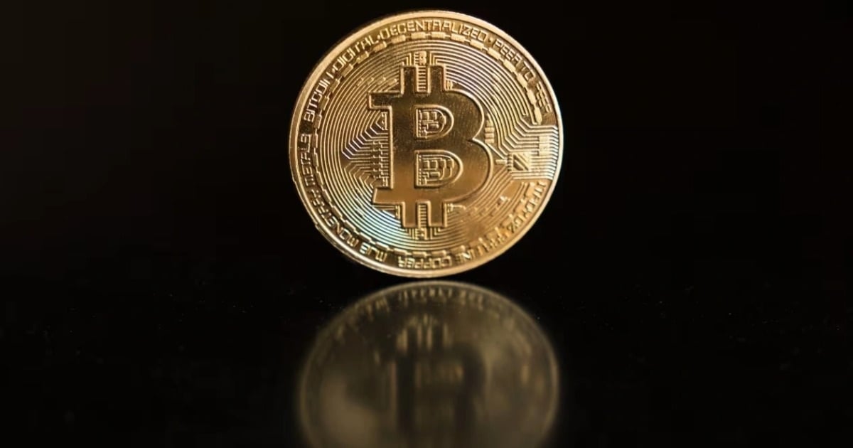 Tháng đen tối của bitcoin: Bóng ma 2022 hiện về và kịch bản giá 58.000 USD