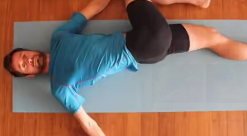 8 bài tập kéo giãn đơn giản và hiệu quả giúp giảm đau lưng dưới- Ảnh 5.