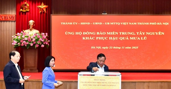 Cán bộ và nhân dân Thủ đô ủng hộ đồng bào miền Trung, Tây Nguyên khắc phục hậu quả mưa lũ