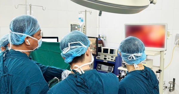 Sau tai nạn giao thông, người đàn ông được phát hiện dạ dày, đại tràng…lộn lên lồng ngực