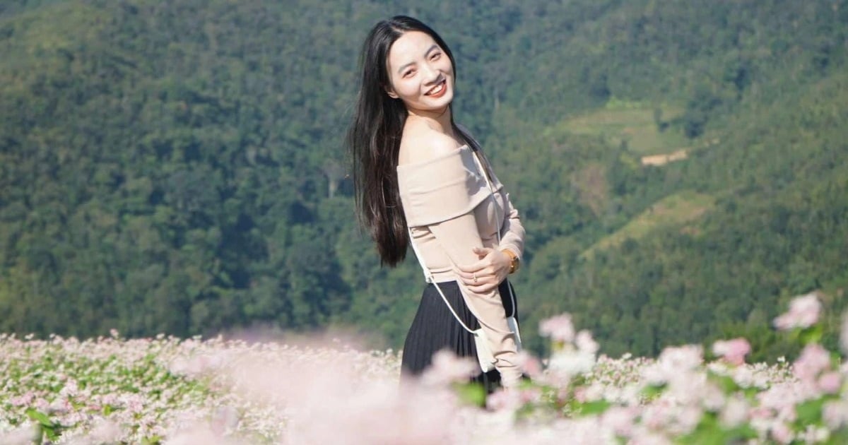 Khách đến cao nguyên đá nghe kể chuyện bằng rock giữa mùa hoa tam giác mạch