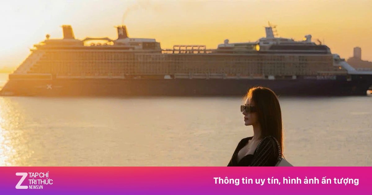 Săn ảnh tàu biển 'tuyệt đối điện ảnh' ở Hạ Long