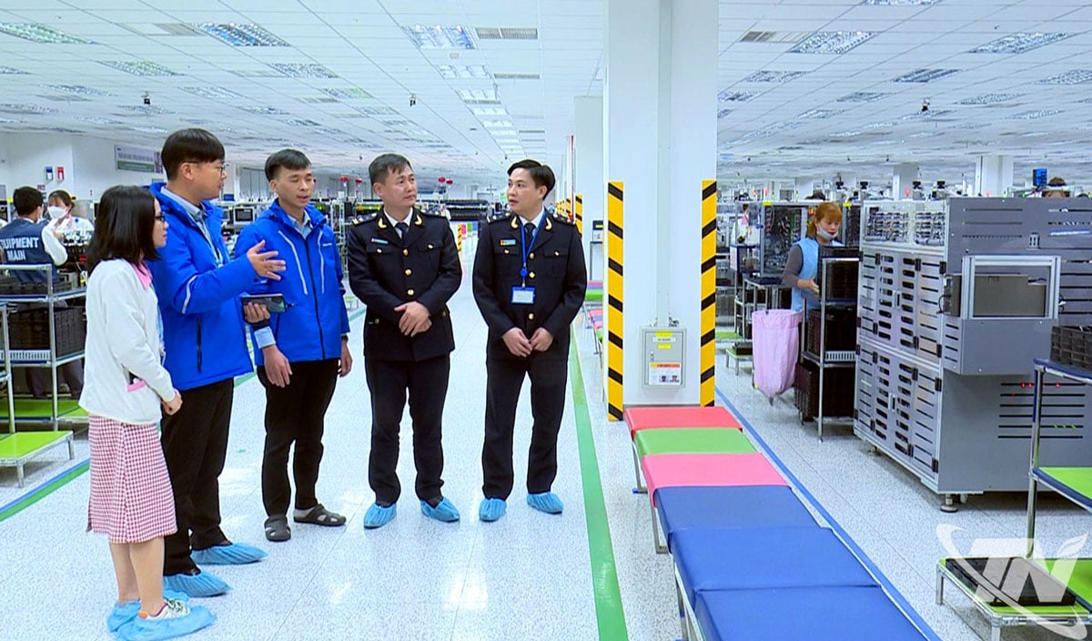 Bảo đảm thông quan mùa cao điểm cuối năm