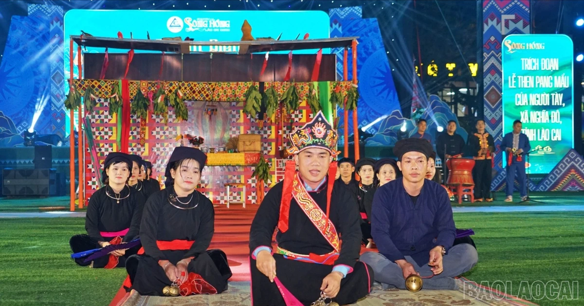 Đặc sắc màn trình diễn nghi thức sinh hoạt văn hóa dân gian