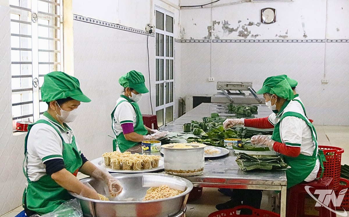 Các cơ sở sản xuất vào mùa phục vụ Tết
