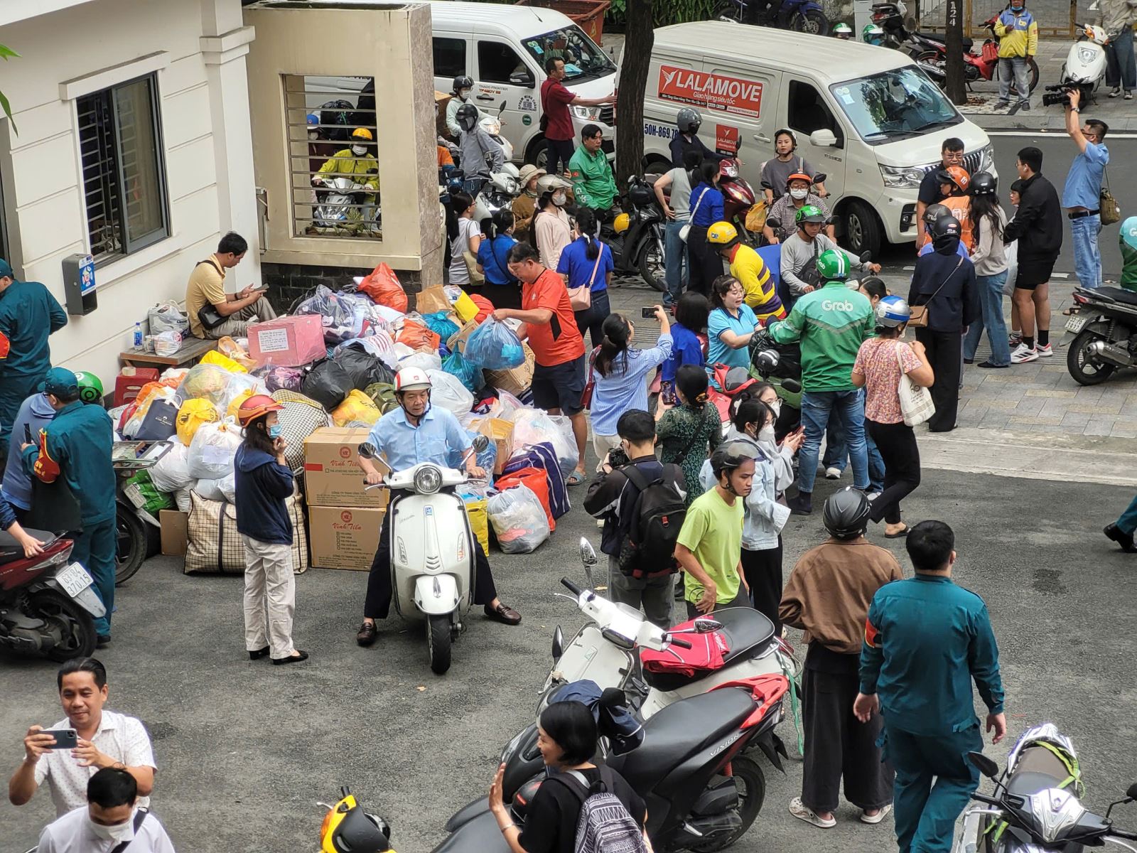 Подпись к фотографии