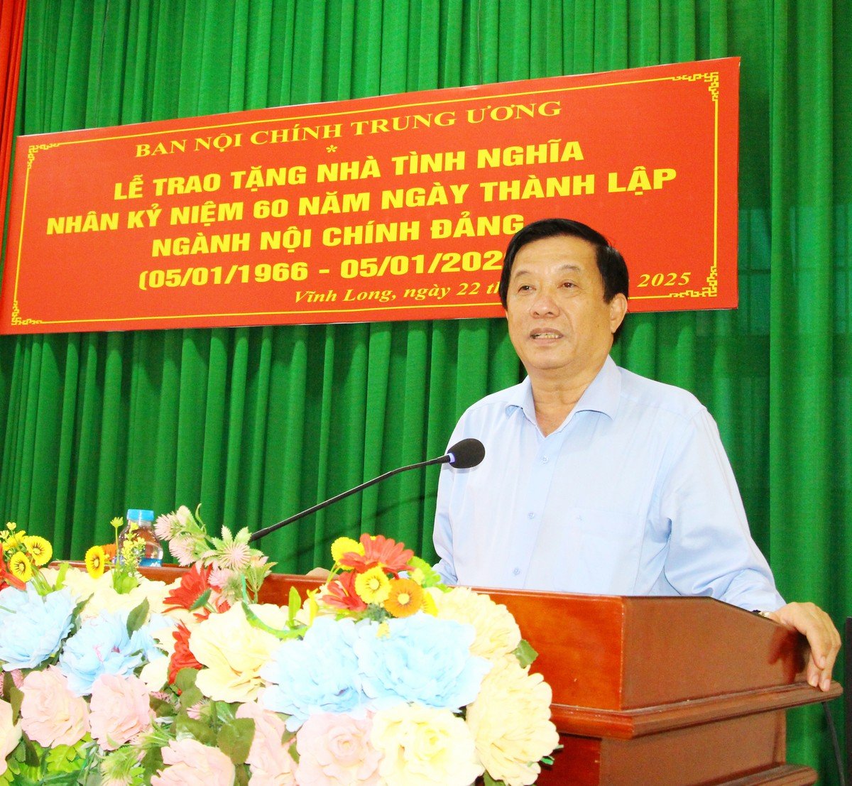 Kamerat Bui Van Nghiem – medlem av partiets sentralkomité og nestleder for den sentrale kommisjonen for indre anliggender – talte under seremonien.