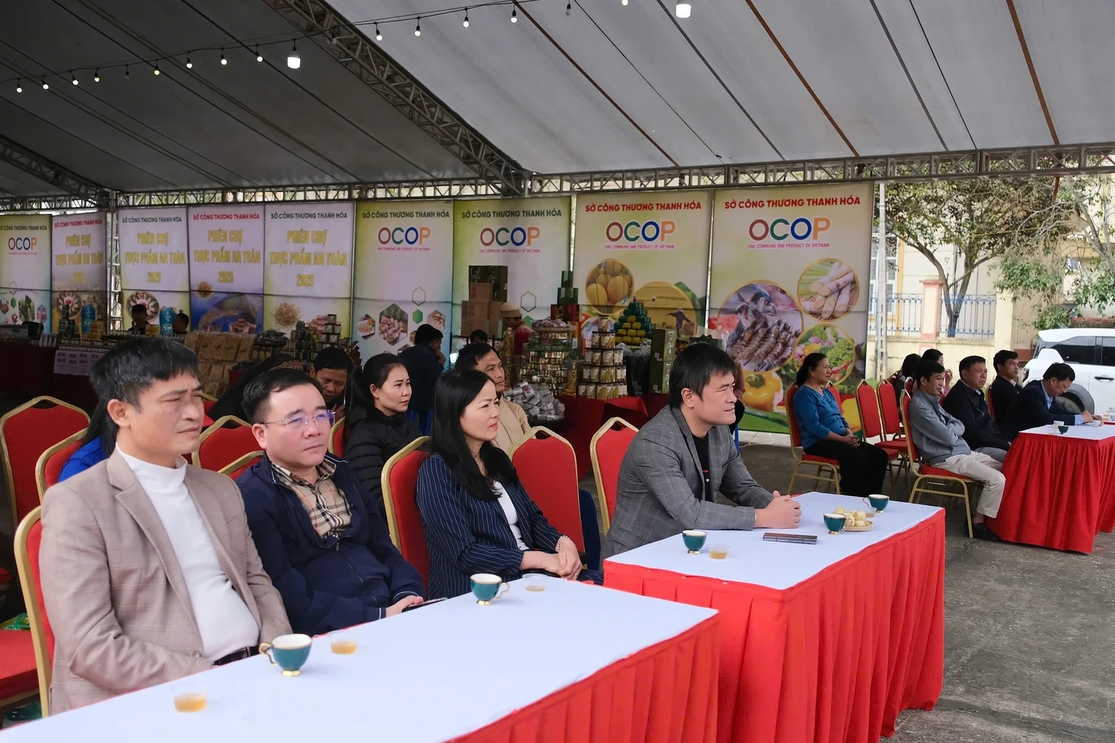 Thanh Hoa نے 2025 میں چوتھی محفوظ فوڈ مارکیٹ کا اہتمام کیا۔