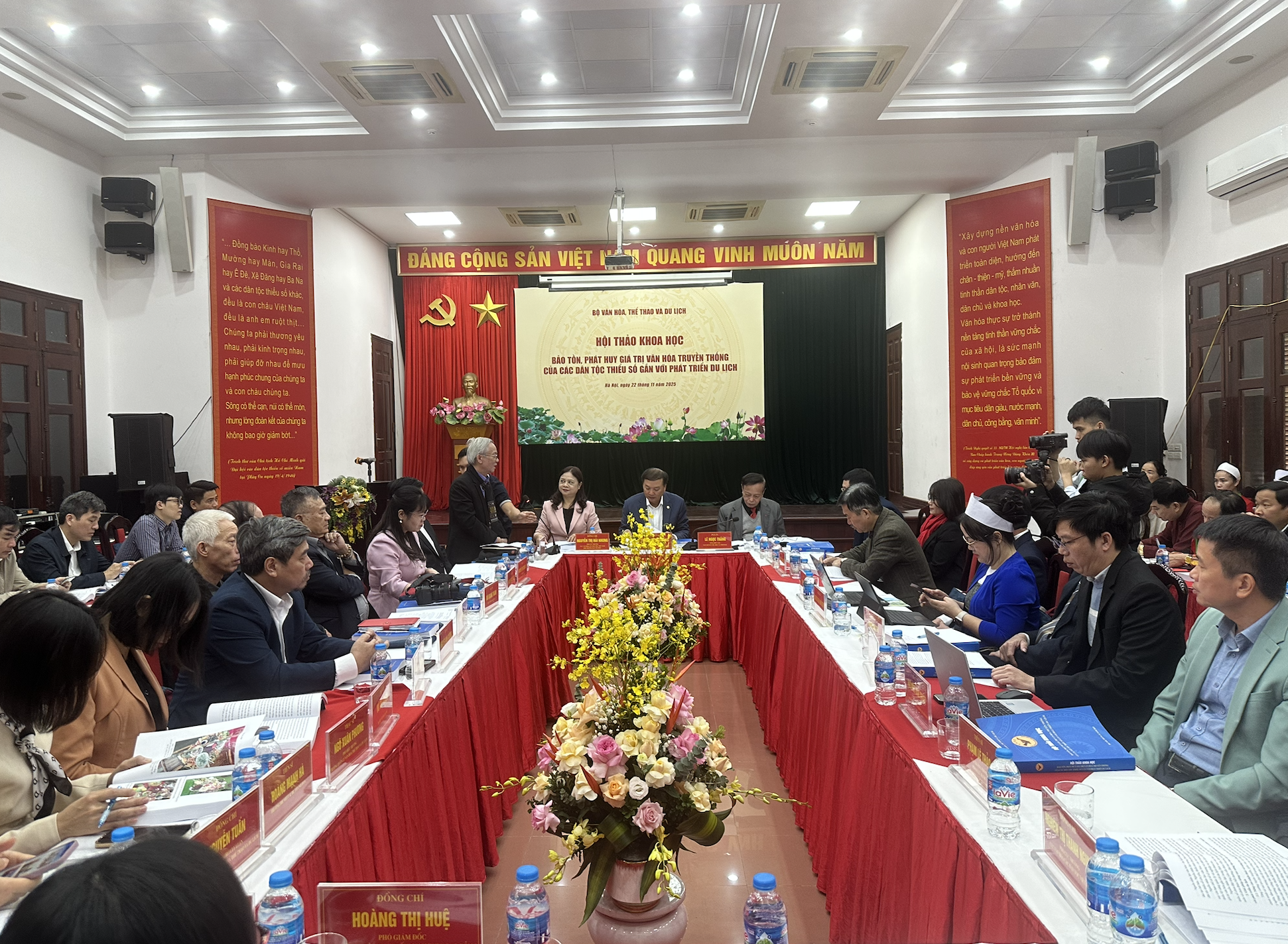 Bảo tồn, phát huy giá trị văn hóa truyền thống của các dân tộc thiểu số gắn với phát triển du lịch bền vững