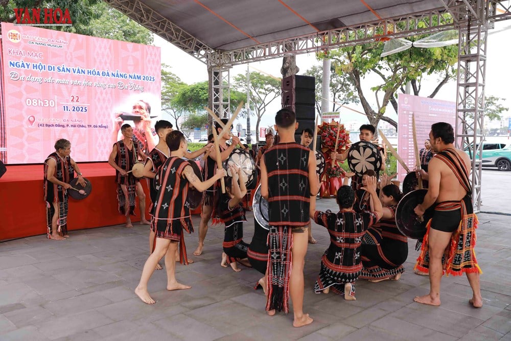 Pembukaan Festival Warisan Budaya Da Nang 2025 - foto 6
