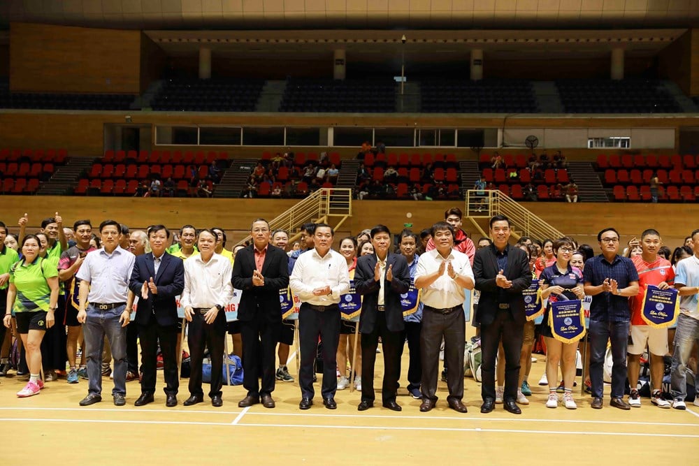 Открытие турнира по бадминтону и настольному теннису среди ветеранов среди клубов Дананга 2025 года — Фото 1