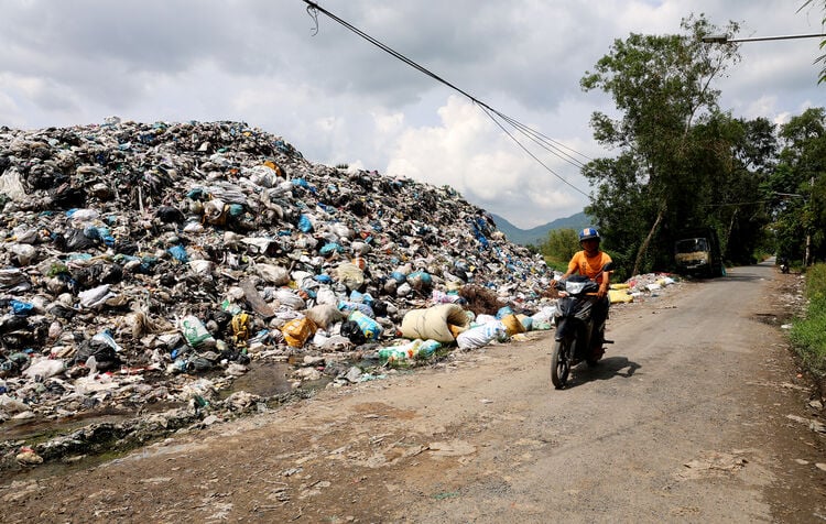 Xử lý tình trạng quá tải bãi rác An Tức