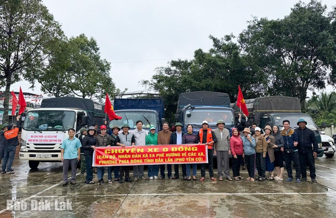 Xã Ea Phê: Đưa 40 tấn hàng hóa hỗ trợ người dân hai phường Sông Cầu, Đông Hòa