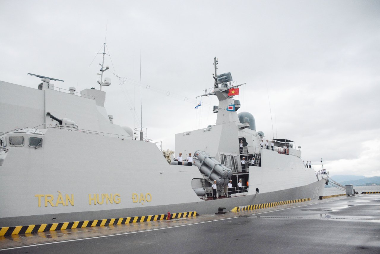 Tàu hộ vệ tên lửa Trần Hưng Đạo lên đường thăm Trung Quốc, Nhật Bản, Hàn Quốc - Ảnh 1.
