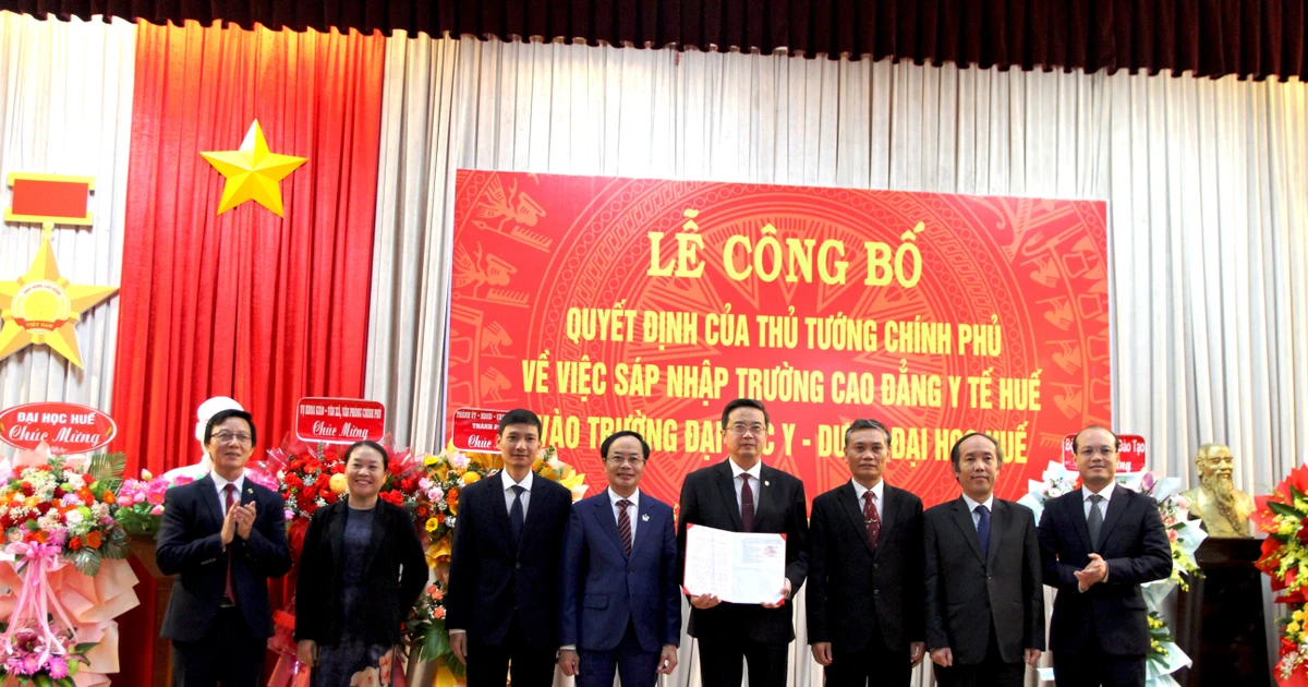 Sáp nhập Trường Cao đẳng Y tế Huế vào Trường Đại học Y Dược Huế