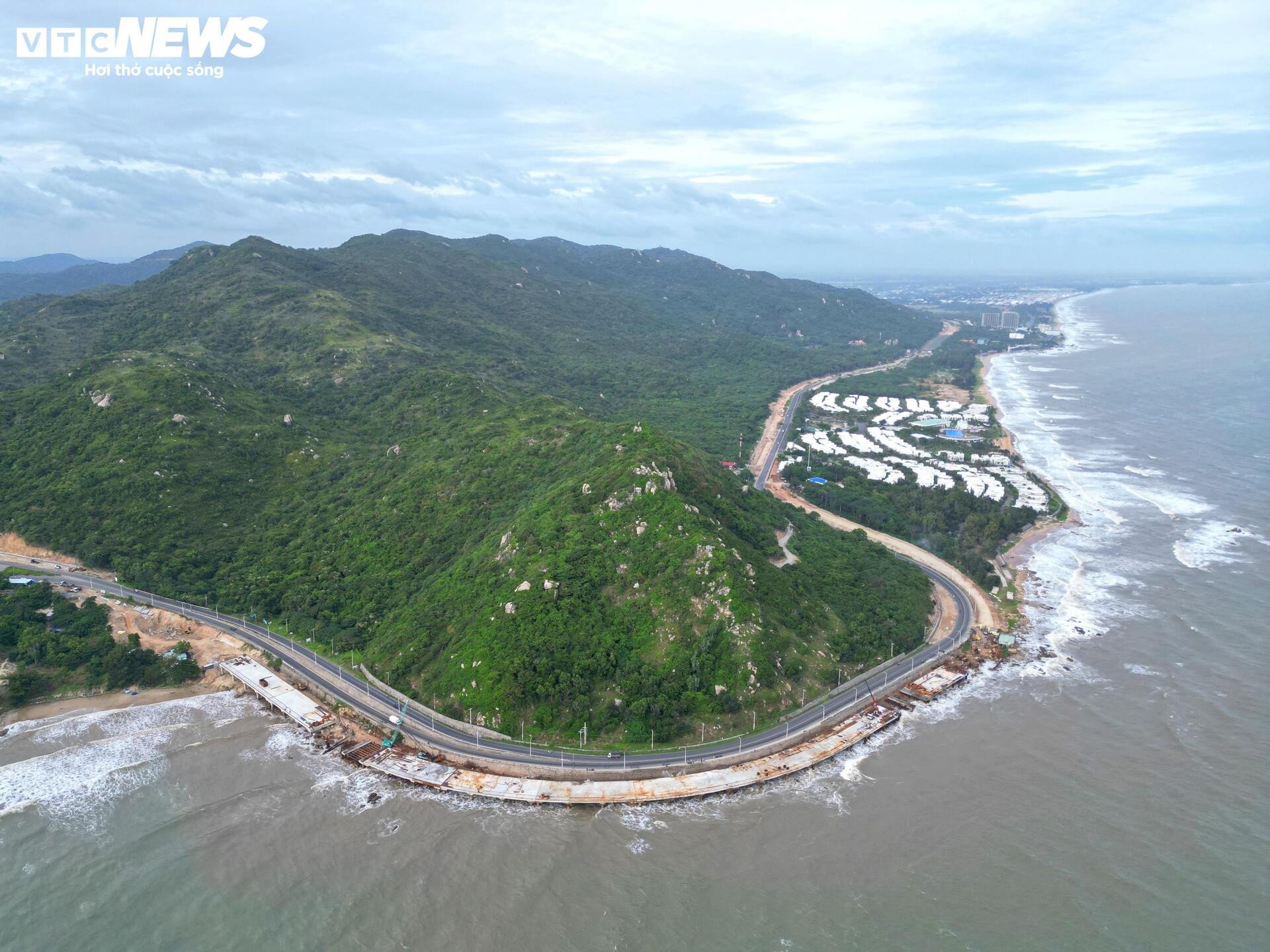 Construcția aglomerată a unui drum de coastă de 7.000 de miliarde de rupie care leagă orașul Ho Chi Minh de Lam Dong - 1