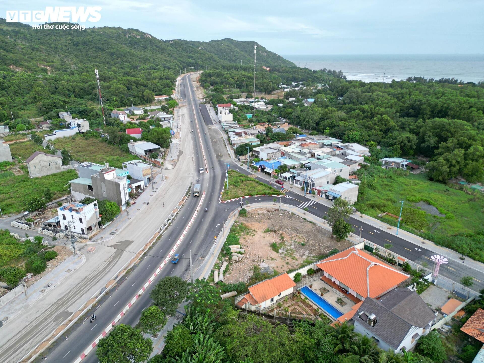 Construcția aglomerată a unui drum de coastă de 7.000 de miliarde de rute care leagă orașul Ho Chi Minh - Lam Dong - 2