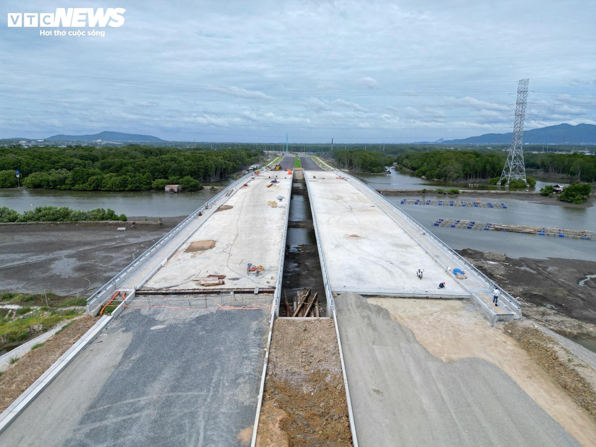 Construcția aglomerată a unui drum de coastă de 7.000 de miliarde de rupie care leagă orașul Ho Chi Minh de Lam Dong - 4