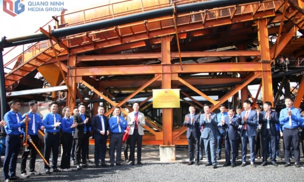 Gắn biển công trình thanh niên cấp Tỉnh Đoàn