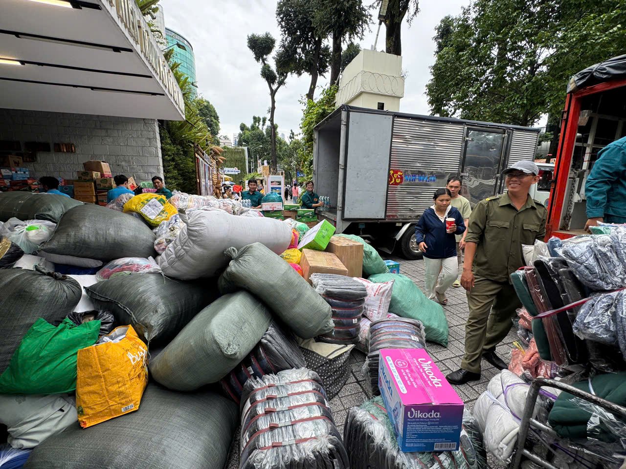 TP Hồ Chí Minh mở thêm các điểm tiếp nhận cứu trợ khẩn cấp hỗ trợ đồng bào miền Trung