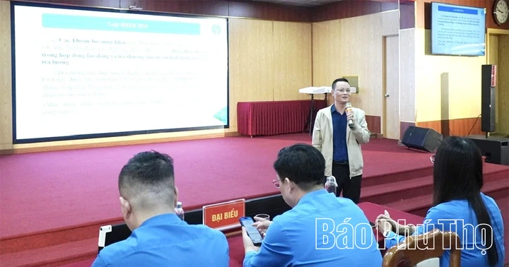 Tuyên truyền phổ biến giáo dục pháp luật và giao lưu nghệ thuật trong học viện, công nhân lao động