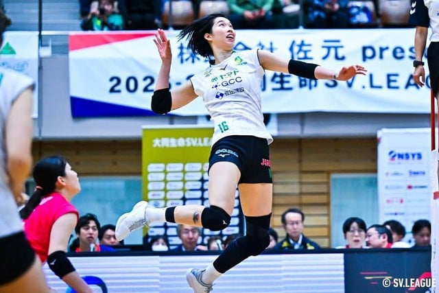 Dupla alegria para Tran Thi Thanh Thuy no torneio de voleibol japonês - Foto 1.