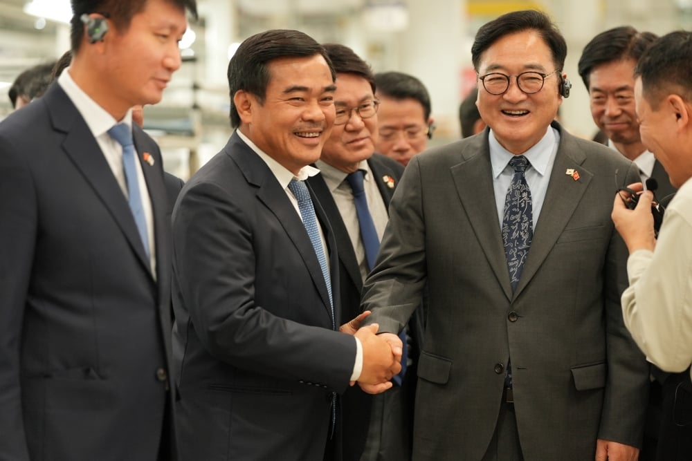 Chủ tịch Quốc hội Hàn Quốc tới thăm Nhà máy ô tô Hyundai Thành Công