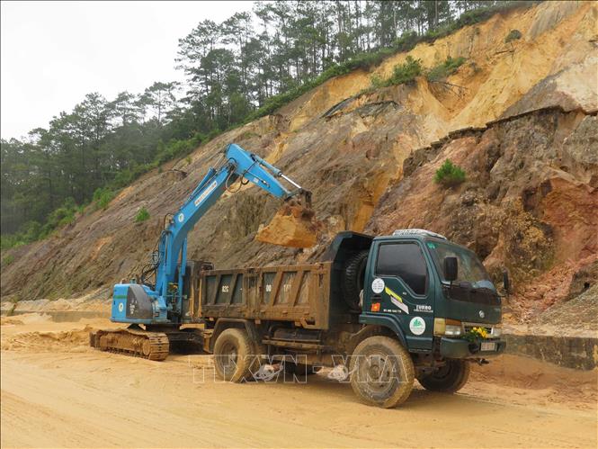 Khôi phục nhanh tuyến đường phục vụ cứu hộ, cứu nạn