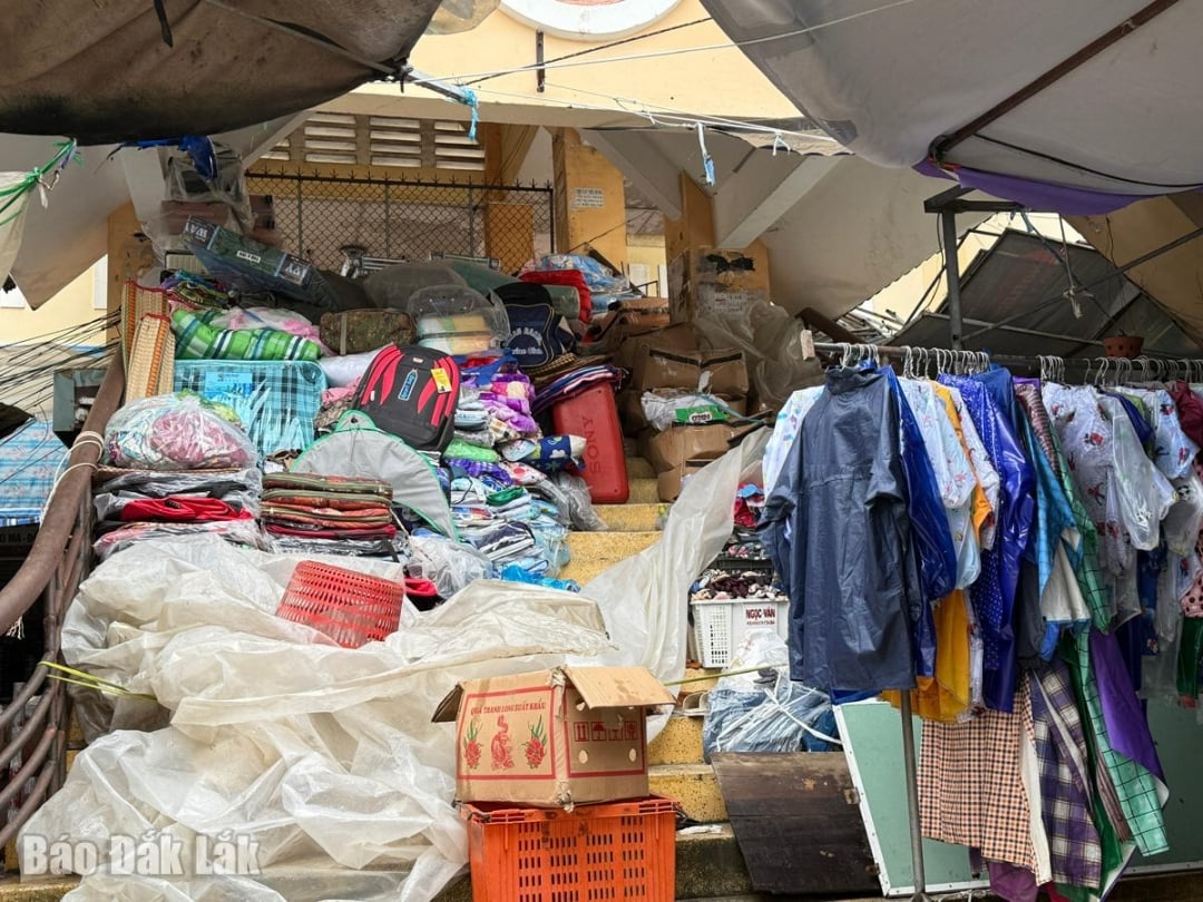 कपड़ा गीला था, पदार्थ चिपचिपा था, तथा क्षति की दर बहुत गंभीर थी।